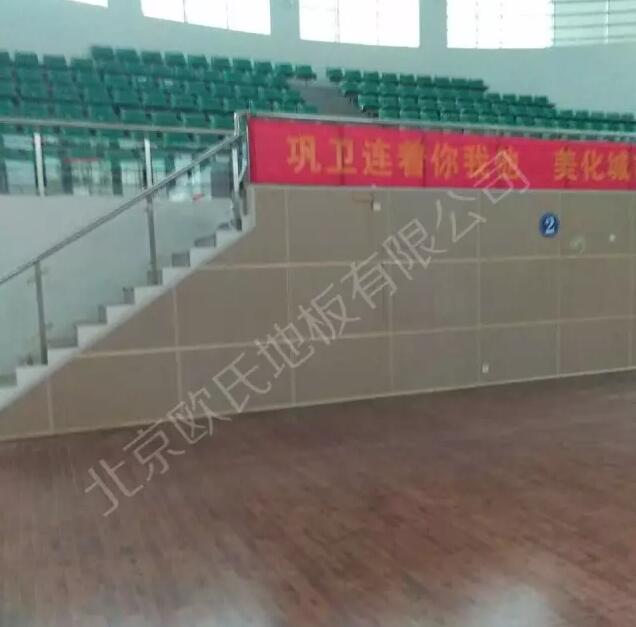 广东省湛江市麻章区体育馆枫木地板单层龙骨结构案例