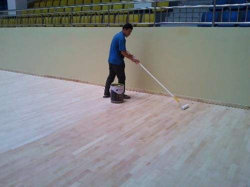 体育木地板翻新
