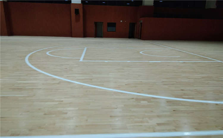 枫木篮球场地木地板怎么保养？