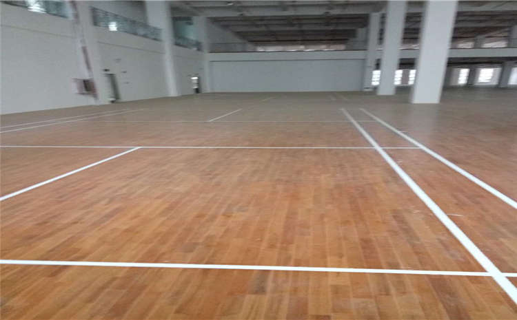 硬木企口木地板篮球场一般多少钱?