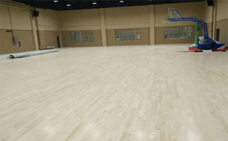 新疆柞木体育地板是多少钱